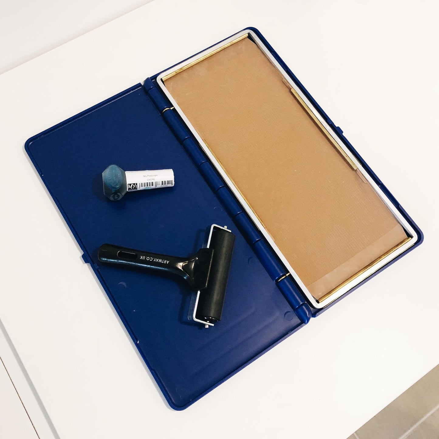 Footprint kit - 1 podograph + 1 blue ink pad + 1 ink roller + 50 examination sheets